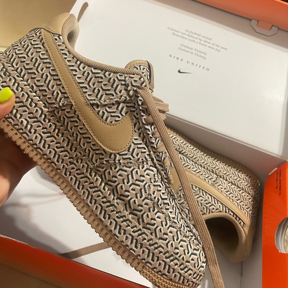 They are beautiful but they are not my size 🥲